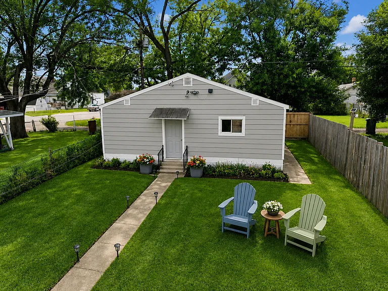 1058 S Sheffield Ave — Photo 12