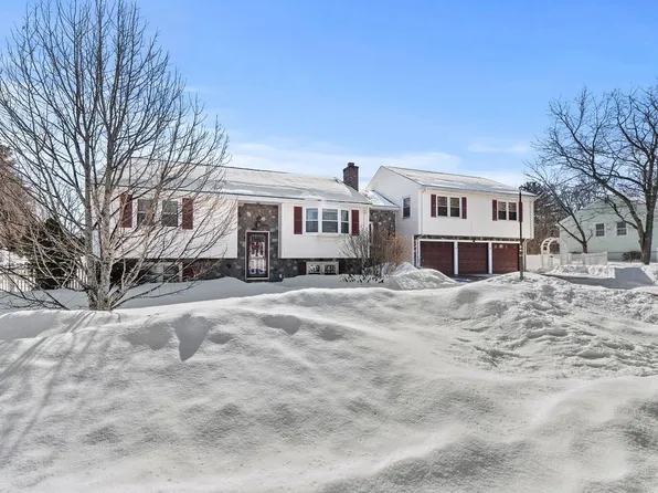 25 Munroe Dr, North Attleboro, MA 02760