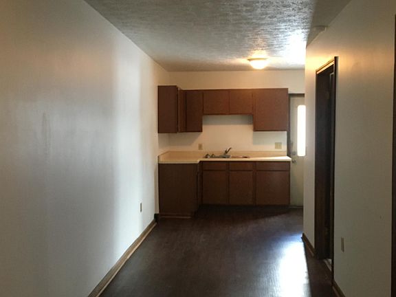 4th image of 219 E Park Ave #D