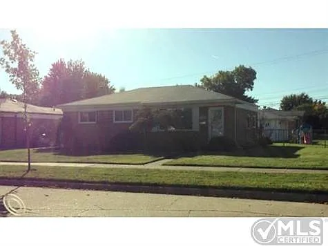 29263 Malvina Dr photo 1