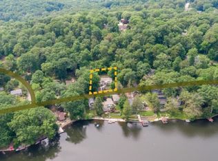 352 Cupsaw Dr, Ringwood, NJ 07456