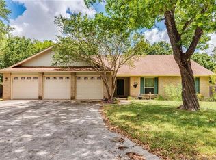 214 Oldtowne Rd, Seguin, TX 78155