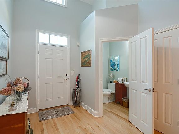 2nd image of 30 Camden Ct