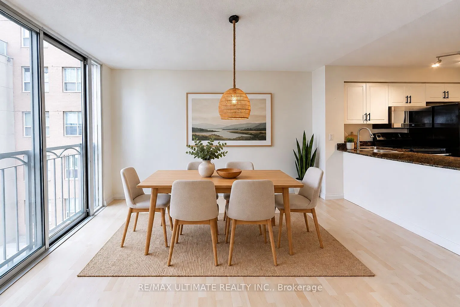 313 Richmond St E — Photo 2
