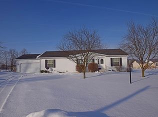 754 Park Dr, Nappanee, IN 46550