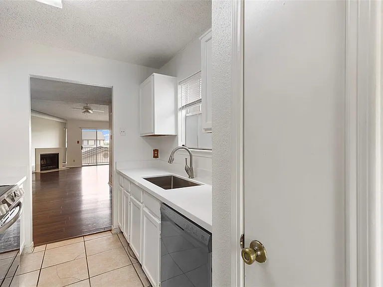 2121 Hepburn St #912 — Photo 15