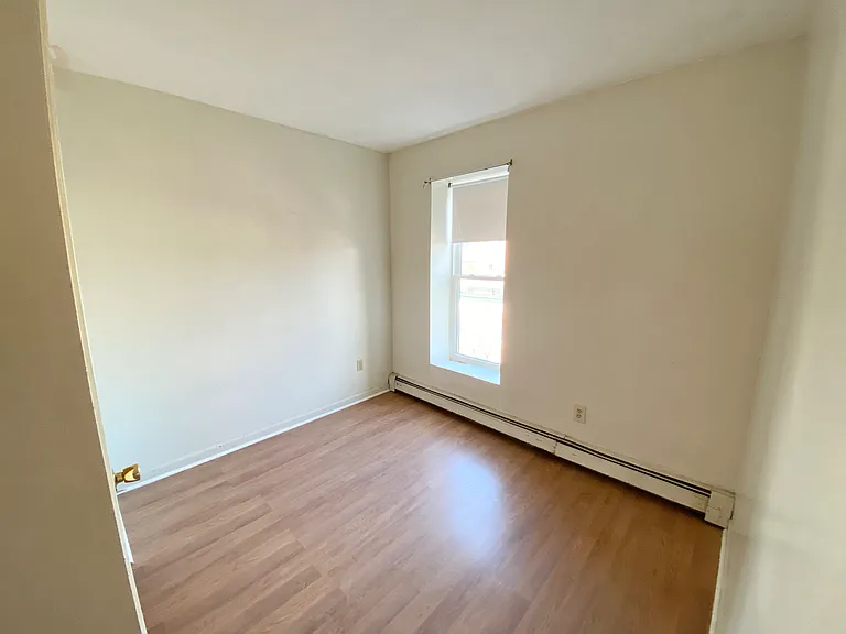 92 Hammond St #5 — Photo 2