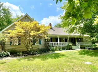 19130 Brookfield Rd, Chagrin Falls, OH 44023