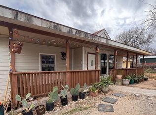 23038 Grand Spring Dr, Elmendorf, TX 78112