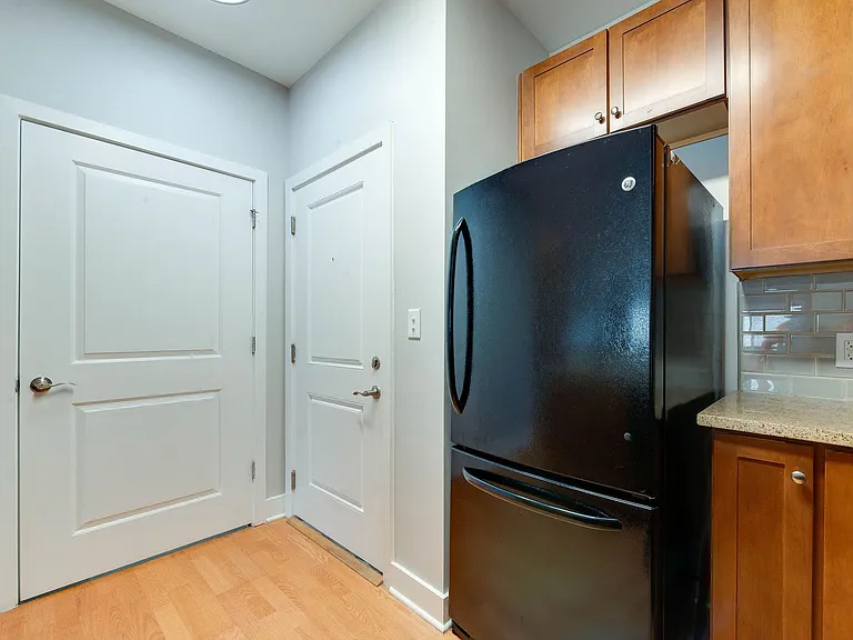 630 Calvert St #407 — Photo 12