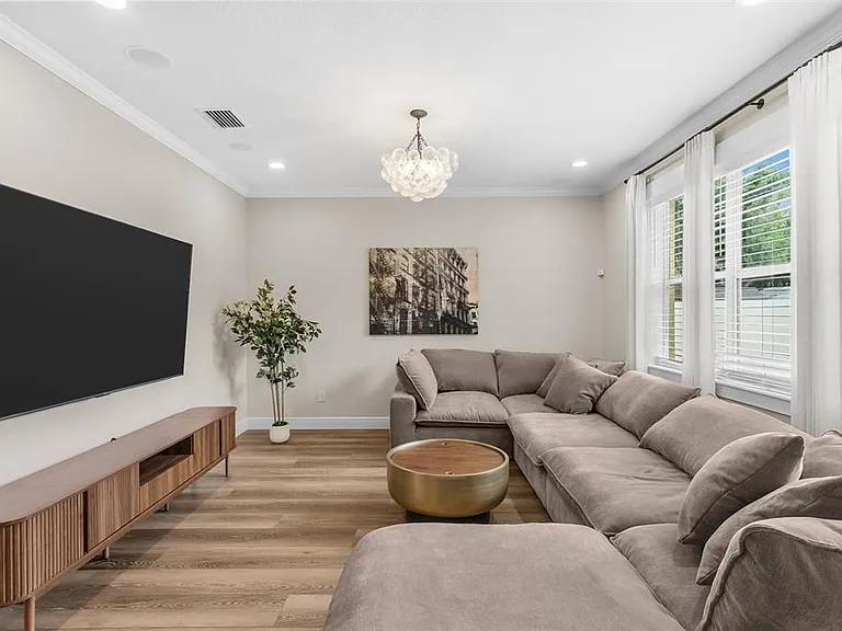 2915 W Bay View Ave — Photo 5