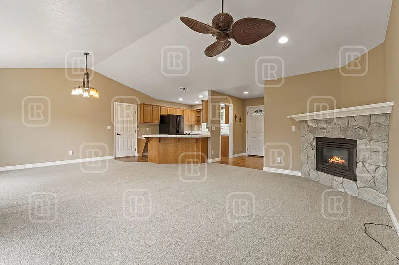 3 bed, 2.0 bath, 1456 sqft, $2,595 — Photo 3