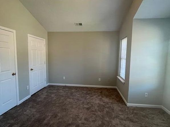 lexington-kentucky-84432293 picture