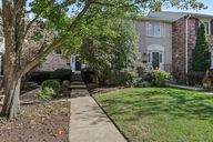 Edgewater Dr-S2210-001.jpg