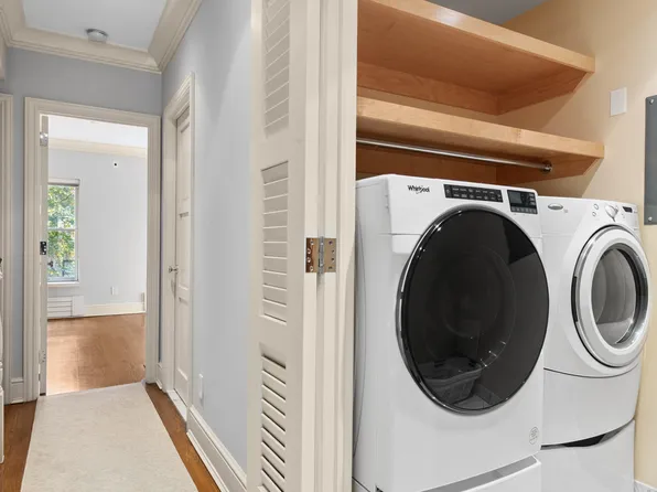 320 East 55th Street image 10 of 18