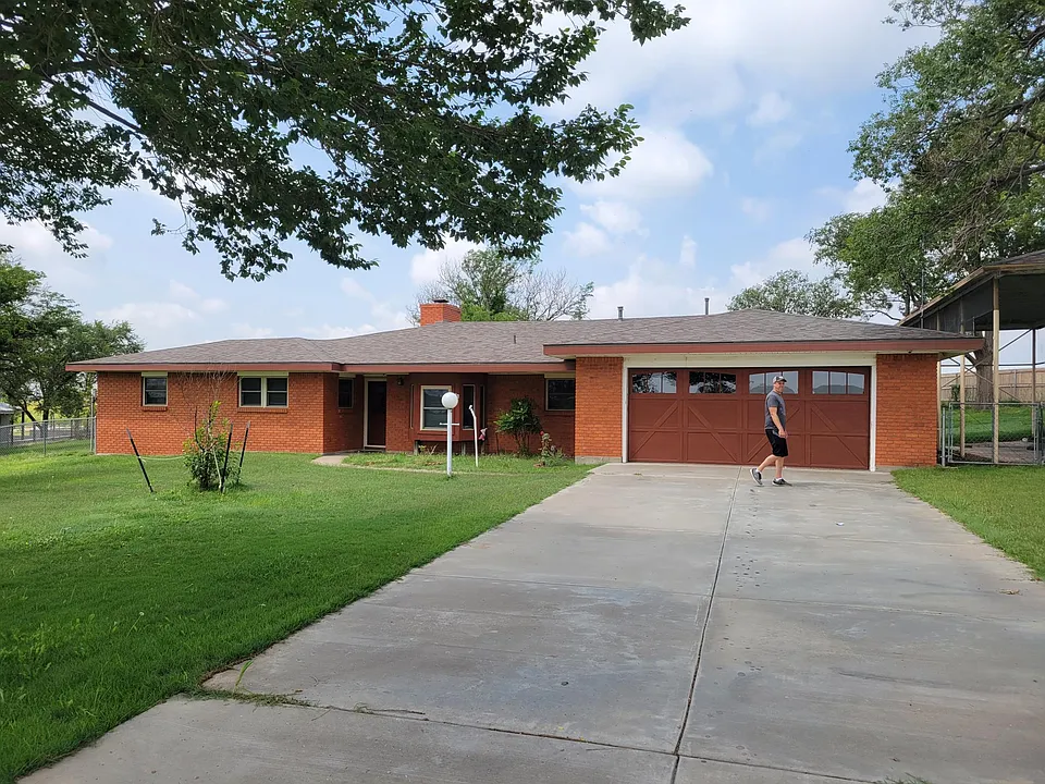 23350 Hix Dr