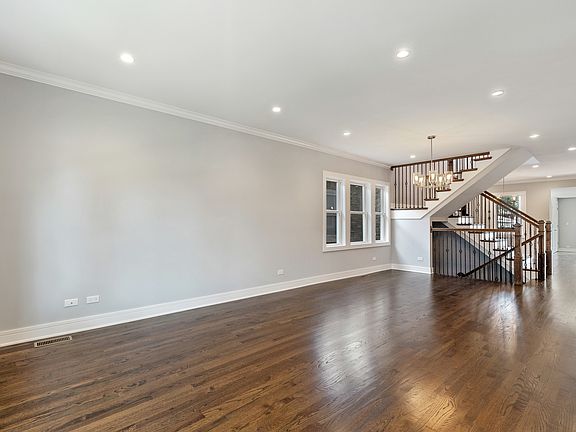 5th image of 4937 W Newport Ave