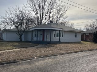 1800 Center St, Pekin, IL