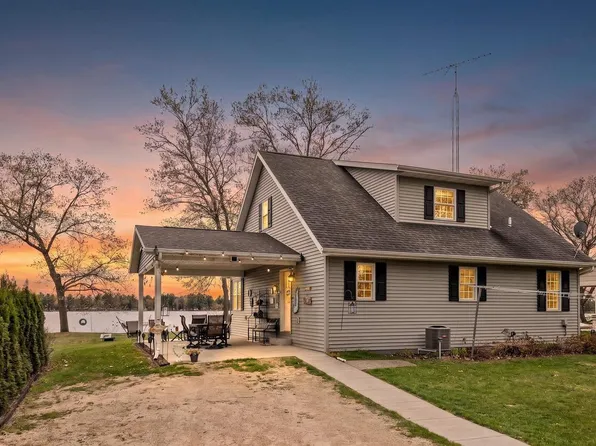 N8067 Tuttle Lake Road, Neshkoro, WI 54960