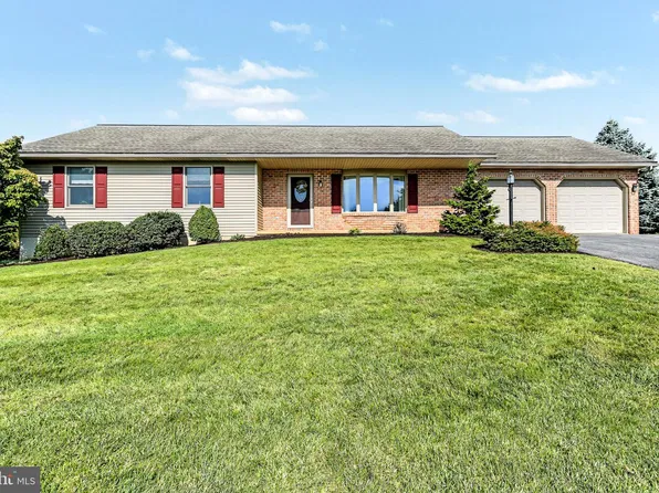 1089 Horseshoe Cir, Lebanon, PA 17042