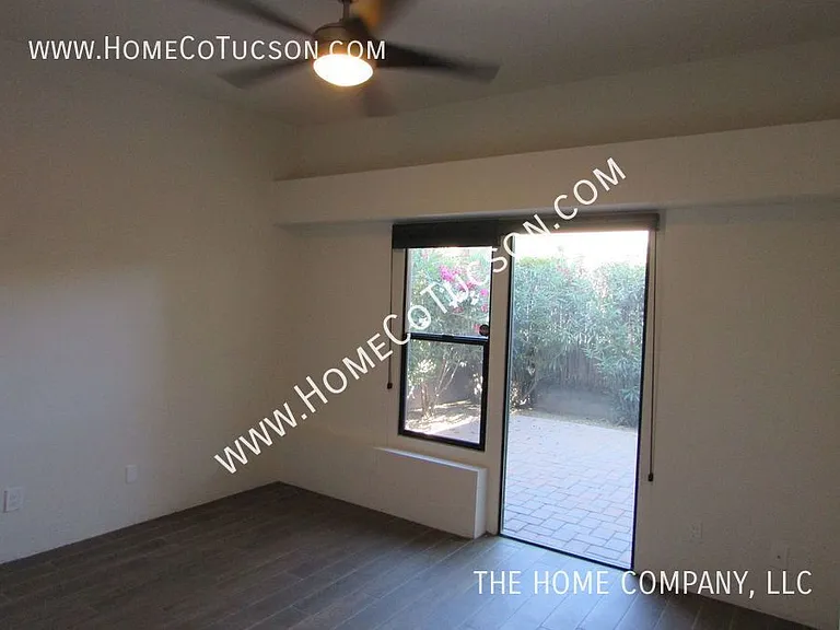 3668 N Royal Prince Ct — Photo 24