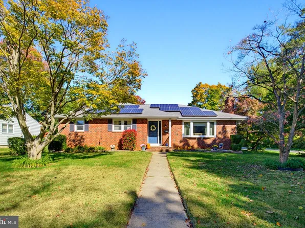 6 Fisher Pl, Hamilton, NJ 08620