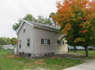 207 S Main St, Wolcottville, IN