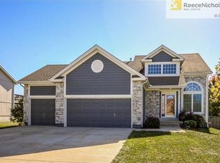 171 Cherry Hills Cir, Gardner, KS 66030