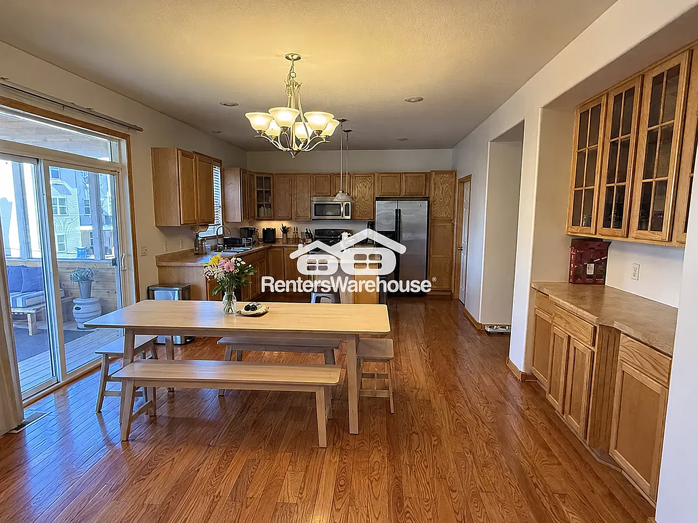 Available November 9th 4 Bedroom 3 Bath Single Family Home in Shakopee 6 Month Lease — Photo 4