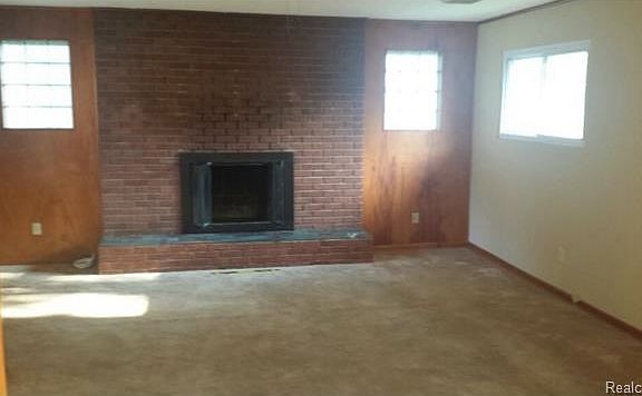 3rd image of 1168 E Dallas Ave