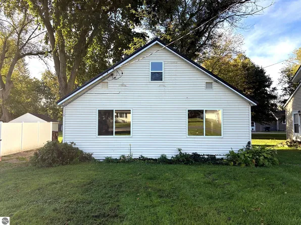 106 Webster St, Ithaca, MI 48847