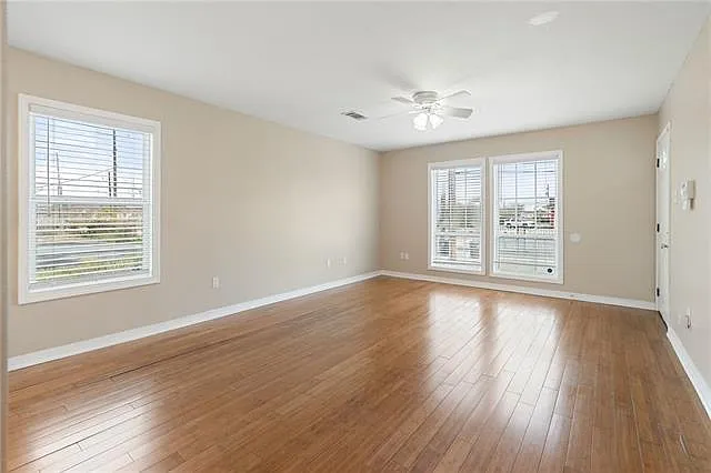 3316 Metropolitan St — Photo 3