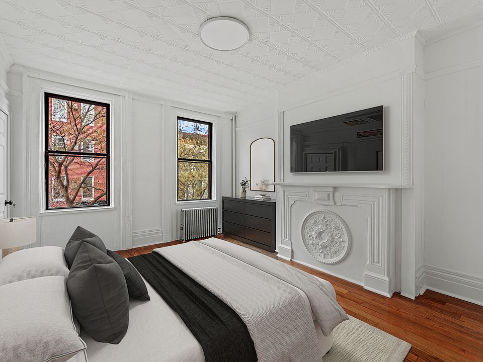 1st image of 163 Bedford Ave #2