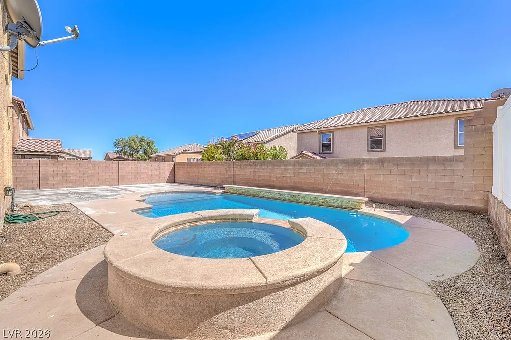 5 bed, 4.0 bath, 3028 sqft, $2,850 — Photo 1