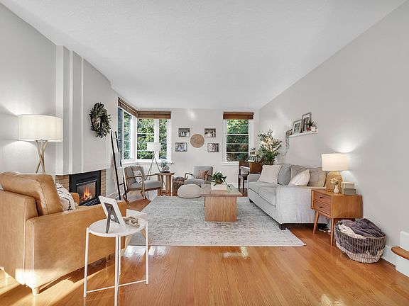 3rd image of 2613 Leonard St NW