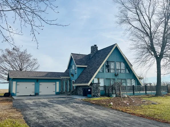 1275 N County Road 2580 Rd E, Newman, IL 61942