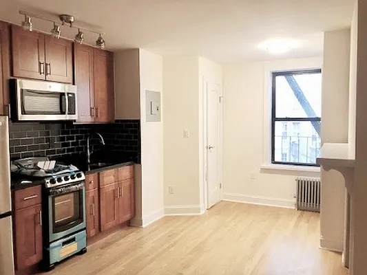 Rented by City Connections Realty | media 7