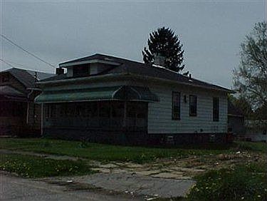 2nd image of 114 Clinton St