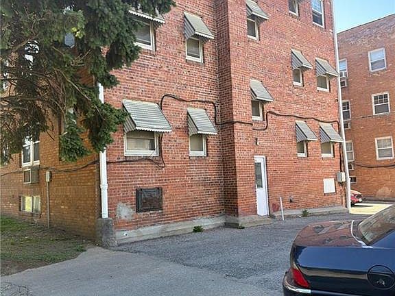 2nd image of 312-316 N Noyes Blvd