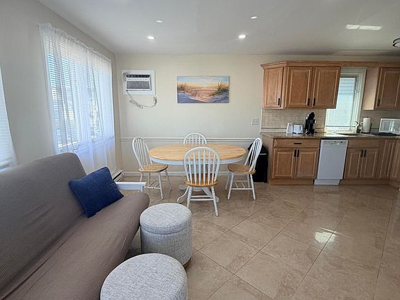 4th image of 223 Webster Avenue #A1