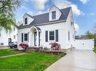 231 Academy St, Ferndale, MI 48220