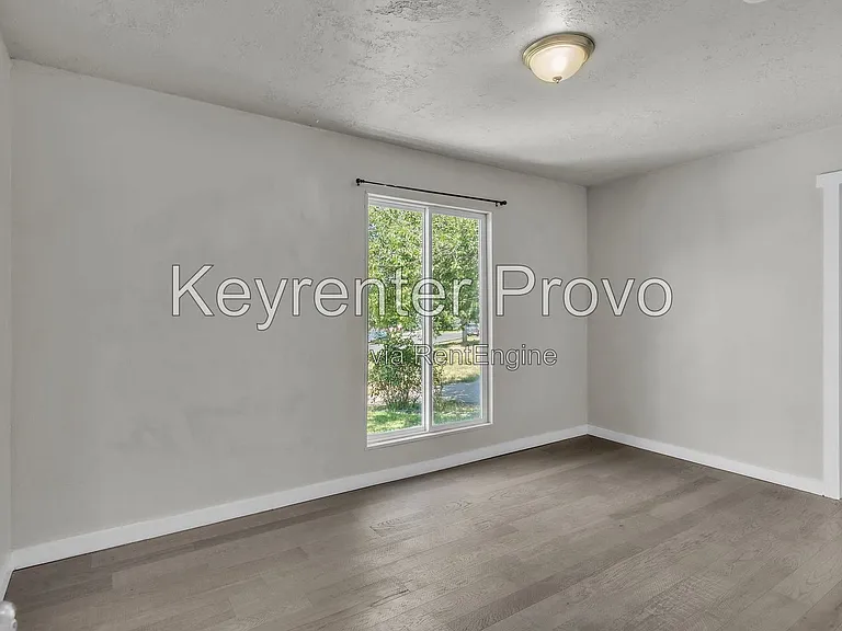 1304 E 520 South St — Photo 5