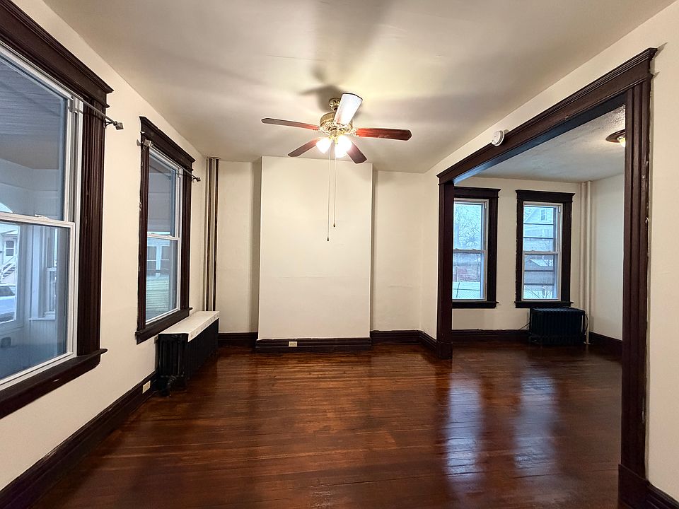 1st image of 36 Slingerland St #1