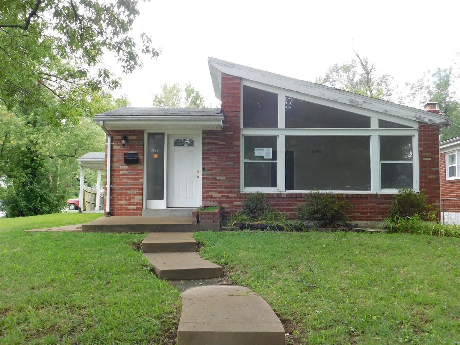 7199 White Oak Ln photo 1
