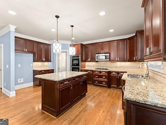 5th image of 6120 Briarpatch Ct