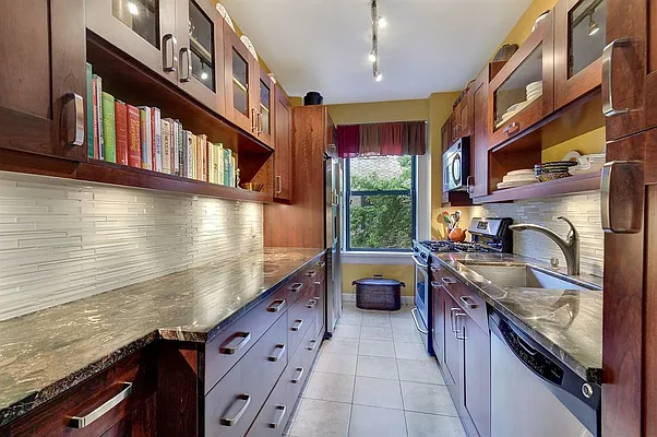 Sold by Corcoran | media 6