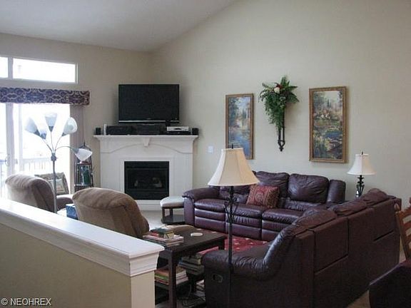 5th image of 99 Waterford Way