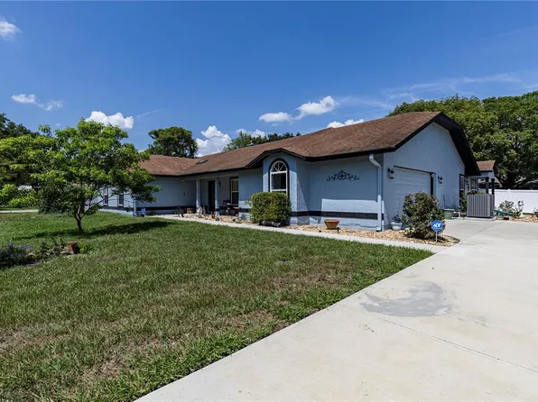 5521 Oak St, Mount Dora, FL 32757