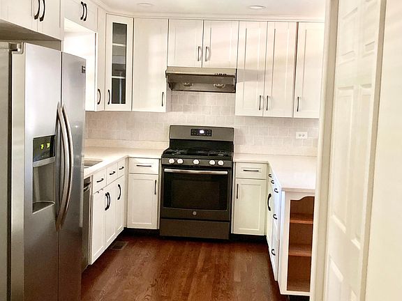 4th image of 1416 Huntington Dr