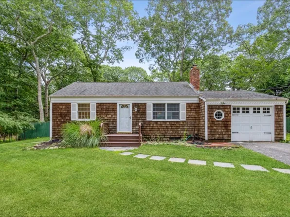https://photos.zillowstatic.com/fp/eb46c2f592a0972dba824eb4c0798eb6-p_e.webp
